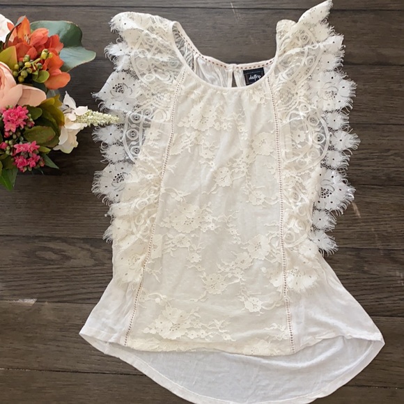 Daytrip lace tank with ruffle sleeves size XS - Picture 4 of 4